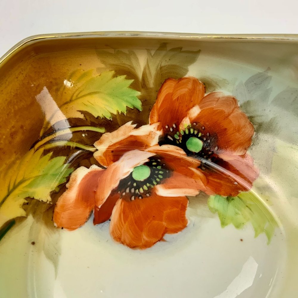 Antique Nippon Hand Painted Poppies Triangular Bowl - Picture 9 of 16